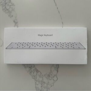 EUC Apple Magic Keyboard Bluetooth Lightning Port in Silver and White